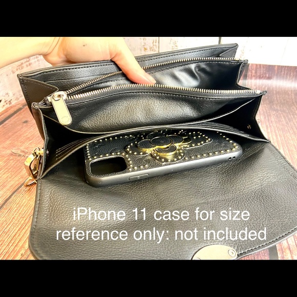 Louis Vuitton Mahina leather wallet crossbody - Picture 12 of 16